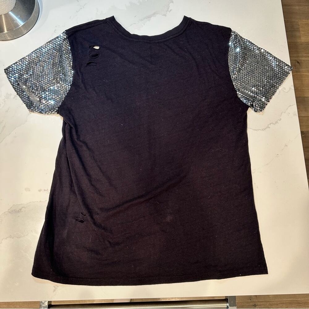 Forever 21 Freeze Distressed 30th Anniversary Street Fighter Sequin Sleeve Tee - Picture 5 of 5